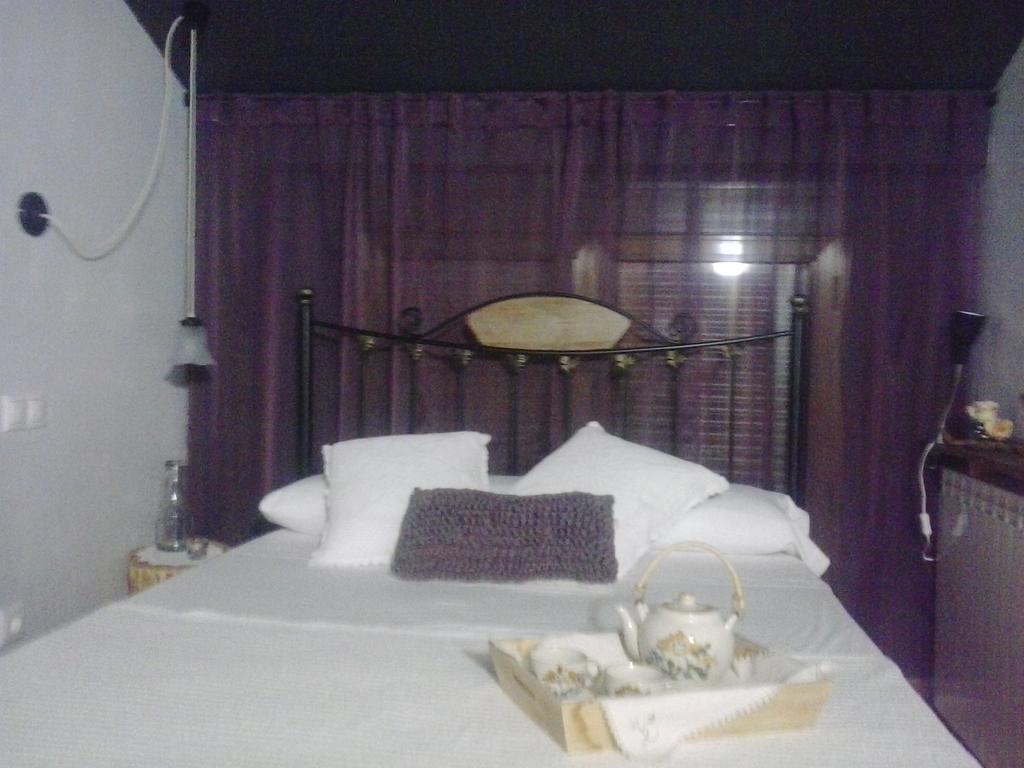 Hostal Royuela Cameră foto